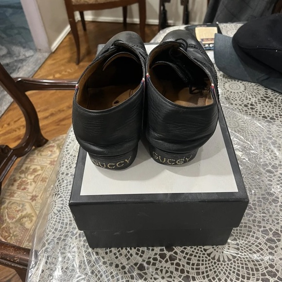 Gucci Men\'s Perforated Black Leather Stripe Logo Oxford Shoes N1154 Size 11 box main image 8